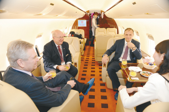 ������(zh��n)��850�͹���(w��)�C(j��)���������޹���(w��)����չ�[��(hu��)