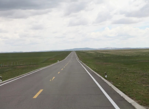 馬健代表：建設(shè)美麗公路帶動(dòng)沿線發(fā)展